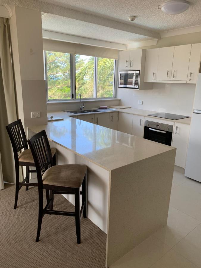 Pacific Regis Beachfront Holiday Apartments Gold Coast Exterior foto
