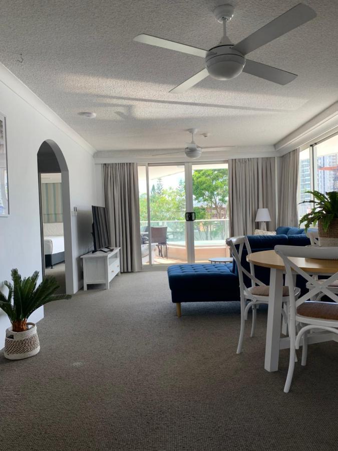 Pacific Regis Beachfront Holiday Apartments Gold Coast Exterior foto
