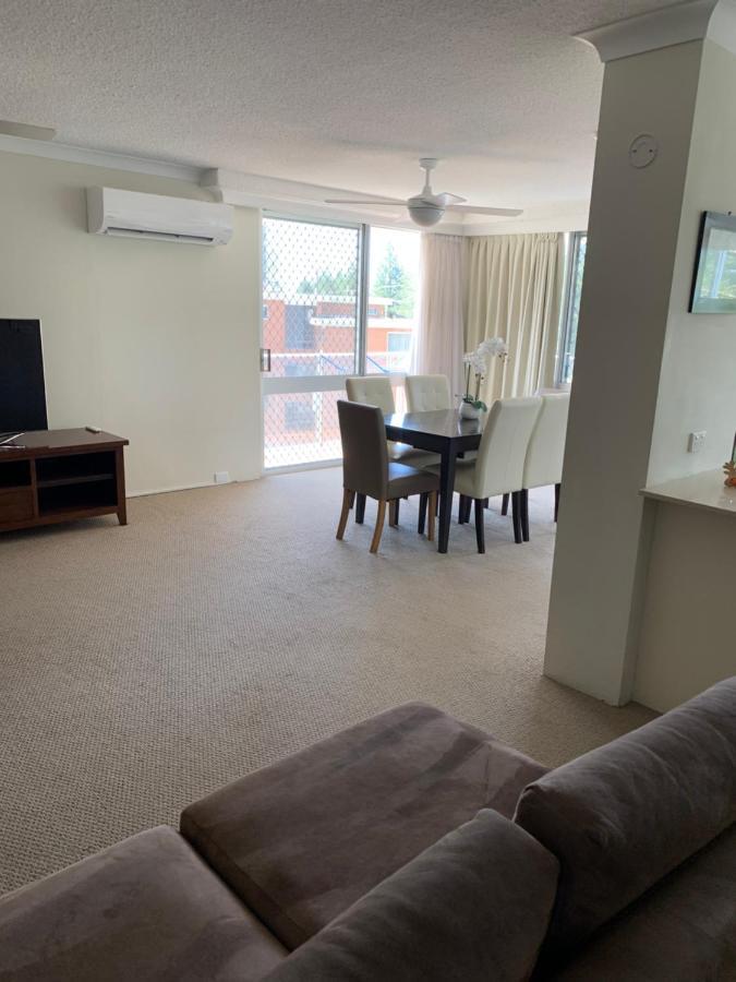 Pacific Regis Beachfront Holiday Apartments Gold Coast Exterior foto