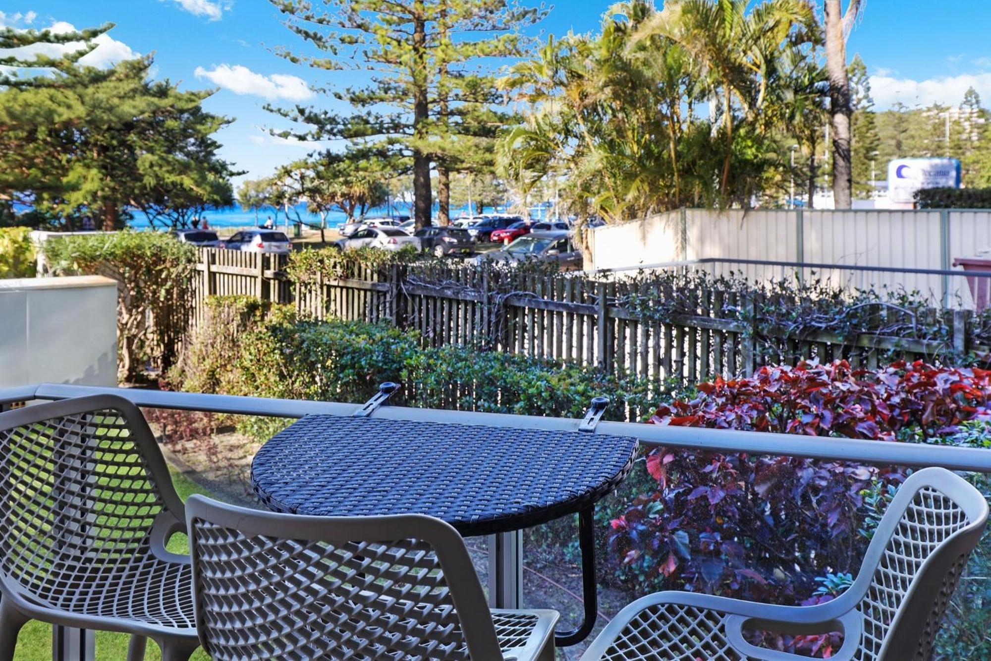 Pacific Regis Beachfront Holiday Apartments Gold Coast Exterior foto
